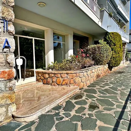 La Lanterne アパート *