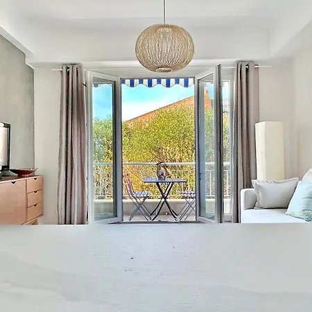 La Lanterne アパート *